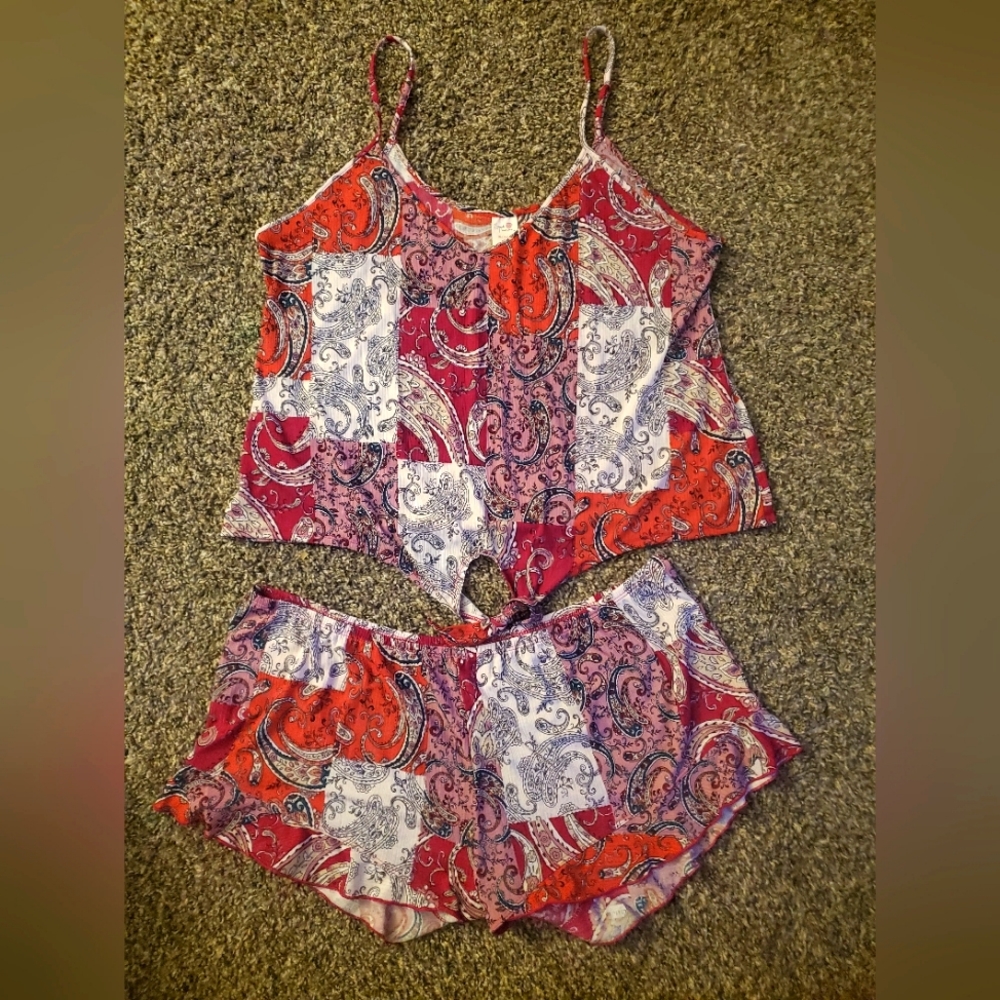 Two piece sleep wear set!